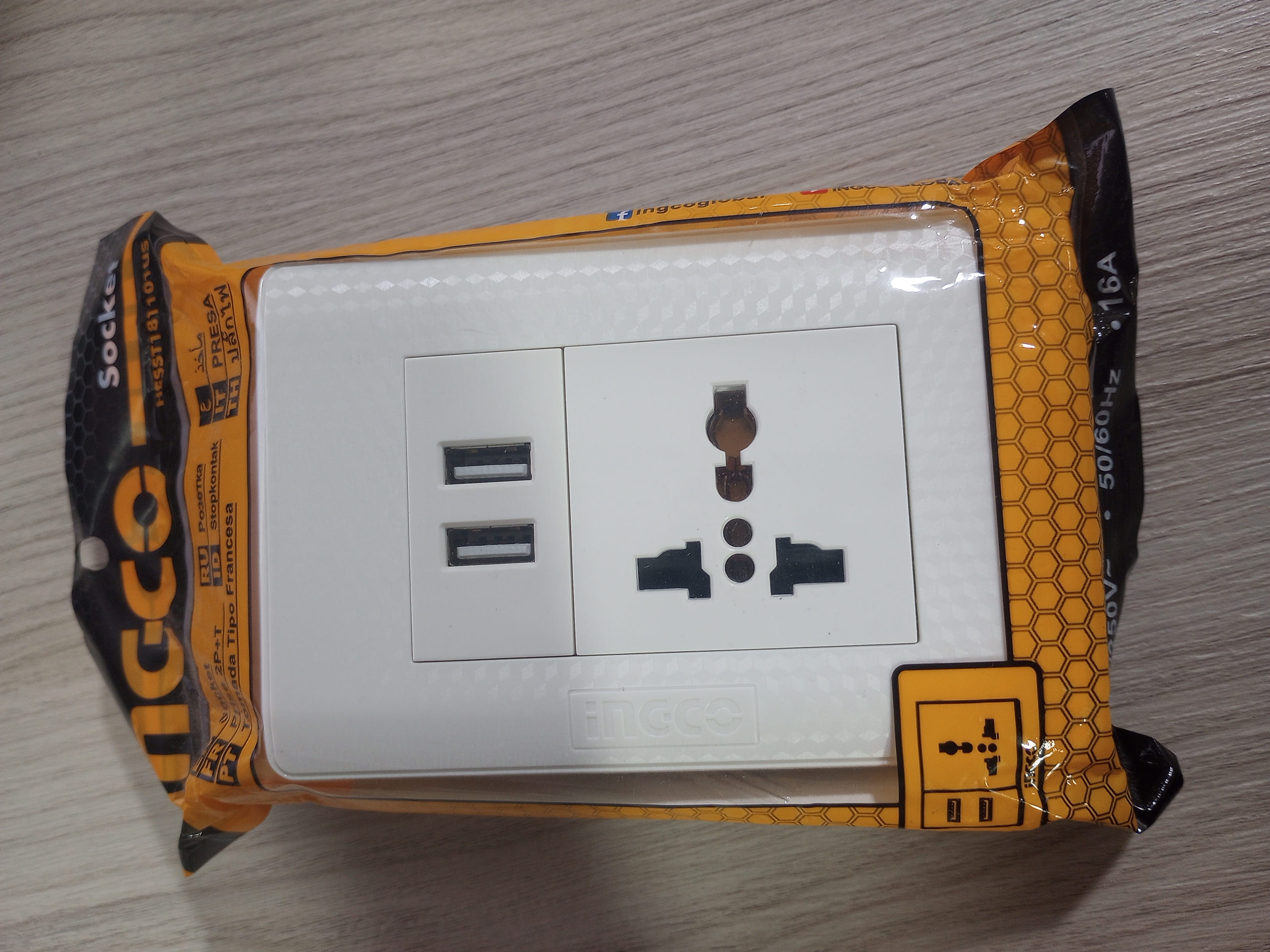 TOMACORRIENTE UNIVERSAL CON DOBLE USB