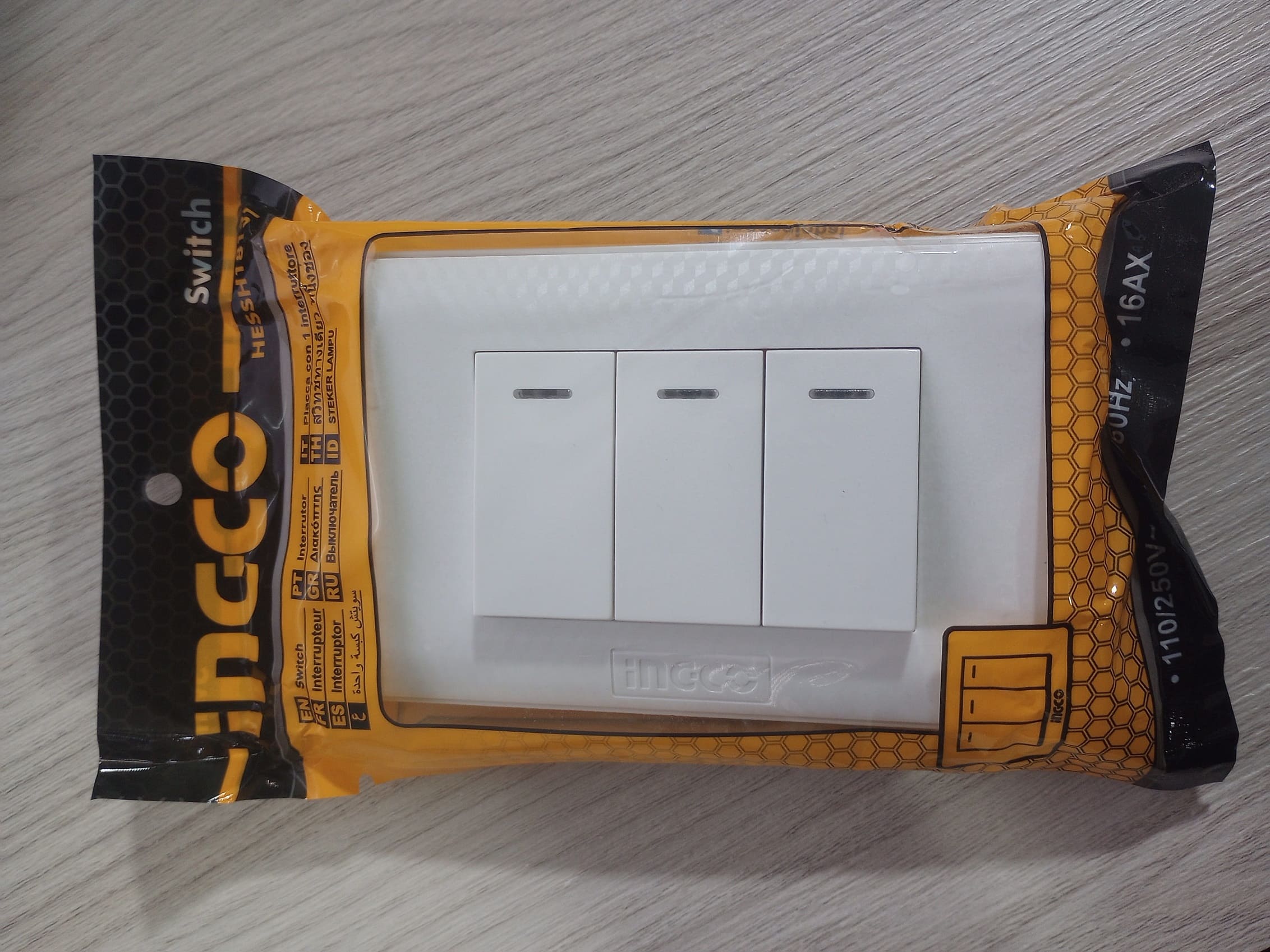 INTERRUPTOR TRIPLE DE LUZ